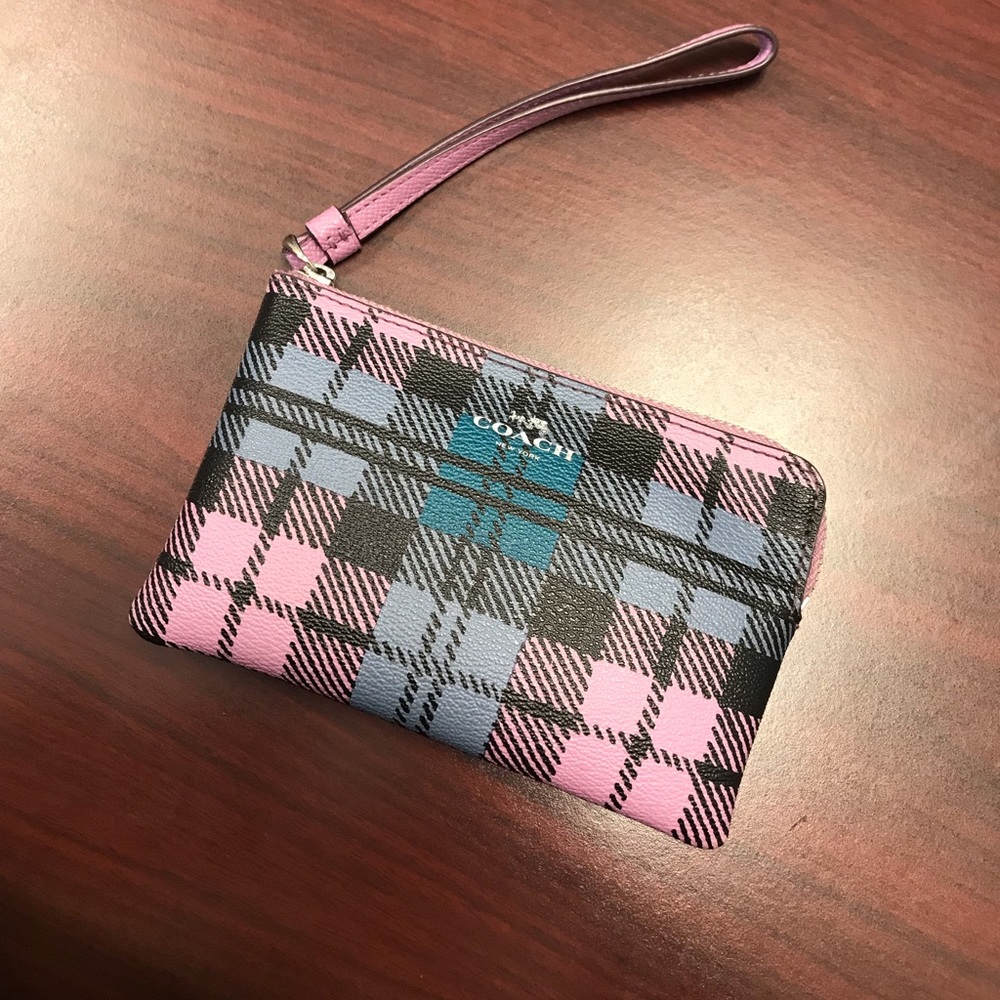 Limited Edition - Coach Wristlet